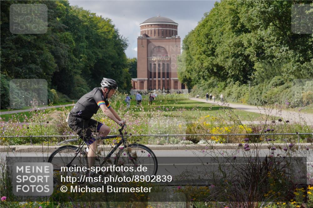 14.09.2025 - Stadtparktriathlon Michael Burmester http://msf.ph/oto/8902839 14.09.2025 13:50:33 Radfahren 1491 meine-sportfotos.de