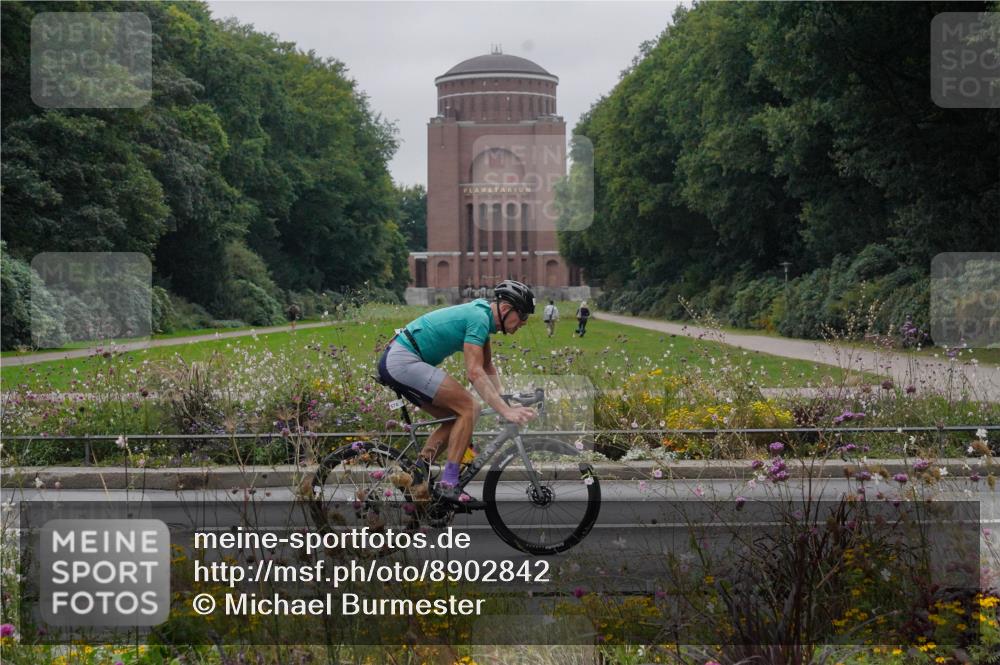 14.09.2025 - Stadtparktriathlon Michael Burmester http://msf.ph/oto/8902842 14.09.2025 09:58:40 Radfahren 545, 574 meine-sportfotos.de