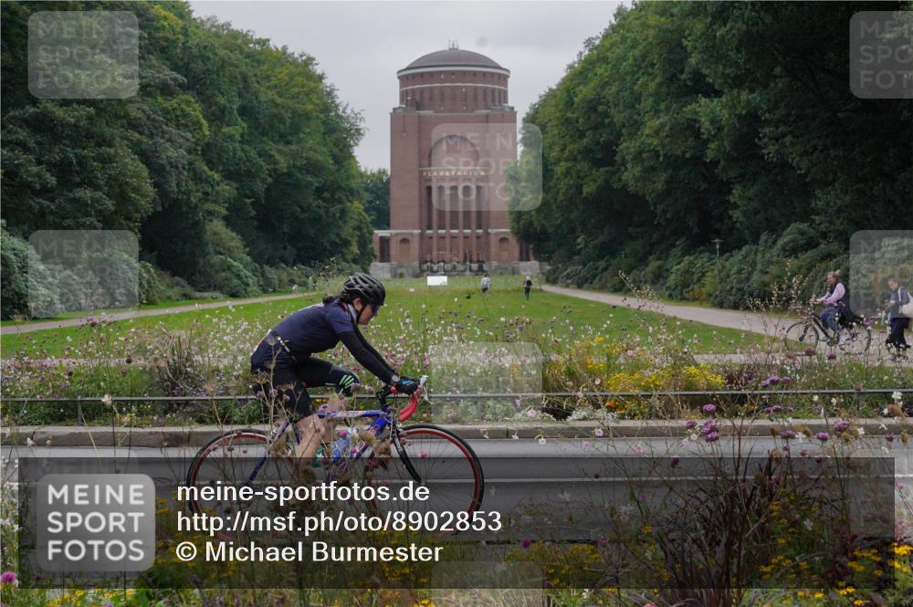 14.09.2025 - Stadtparktriathlon Michael Burmester http://msf.ph/oto/8902853 14.09.2025 09:59:05 Radfahren 465, 537, 570, 617 meine-sportfotos.de