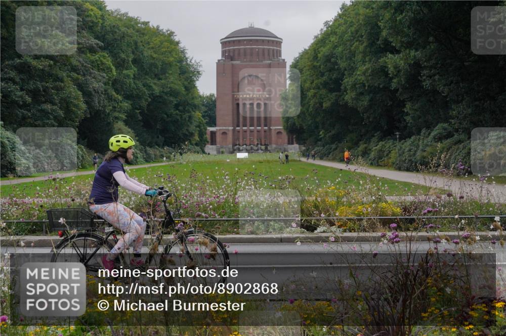 14.09.2025 - Stadtparktriathlon Michael Burmester http://msf.ph/oto/8902868 14.09.2025 09:59:49 Radfahren 568 meine-sportfotos.de