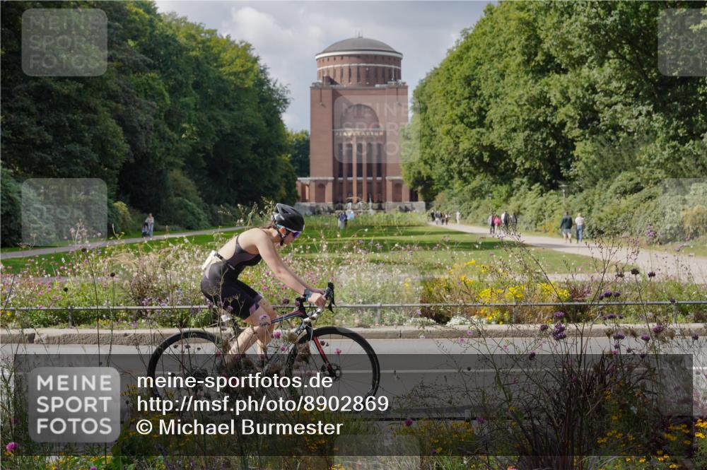 14.09.2025 - Stadtparktriathlon Michael Burmester http://msf.ph/oto/8902869 14.09.2025 13:52:42 Radfahren 1534, 1553, 1650, 1662, 1663 meine-sportfotos.de