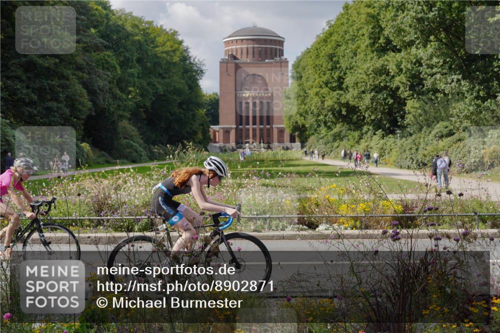 14.09.2025 - Stadtparktriathlon Michael Burmester http://msf.ph/oto/8902871 14.09.2025 13:52:56 Radfahren 1623, 1627, 1644, 1656, 1671, 1679 meine-sportfotos.de
