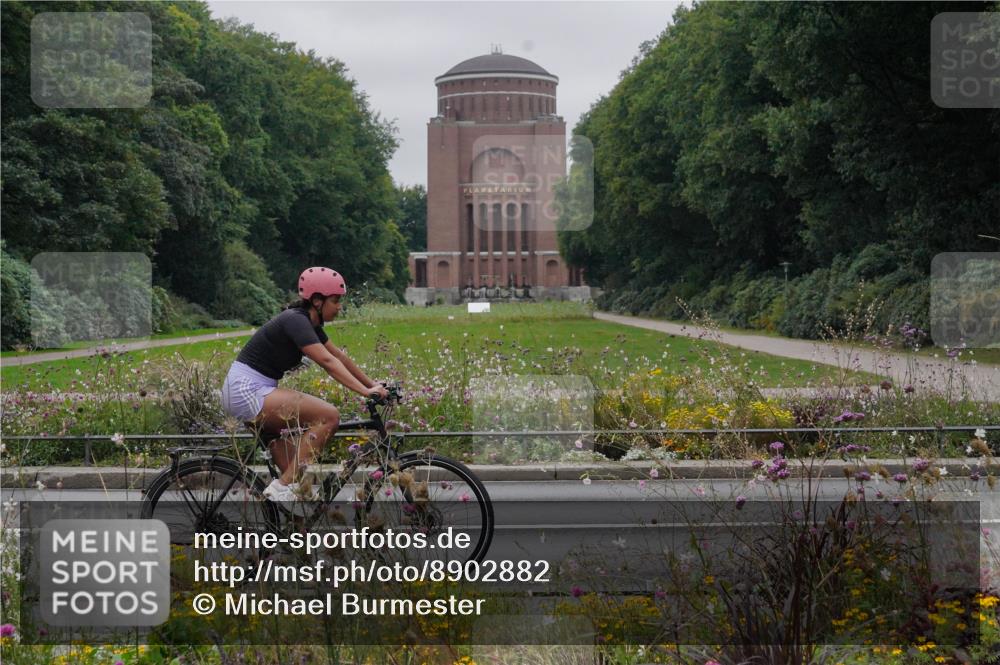 14.09.2025 - Stadtparktriathlon Michael Burmester http://msf.ph/oto/8902882 14.09.2025 10:00:48 Radfahren 512, 576, 583, 591, 618 meine-sportfotos.de