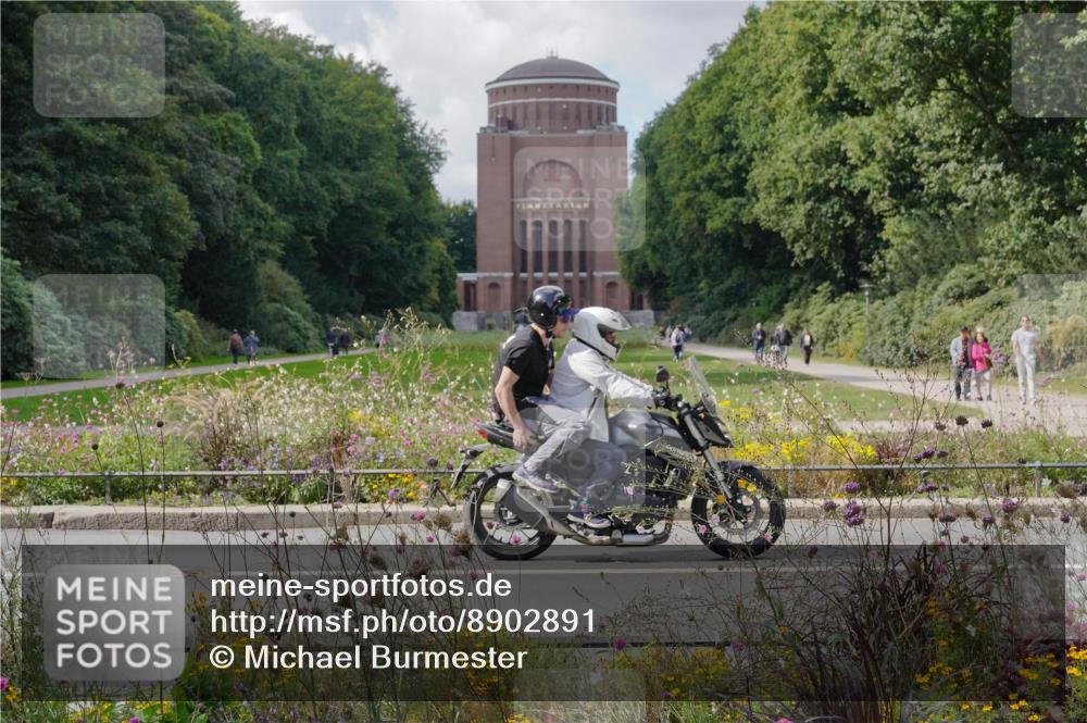 14.09.2025 - Stadtparktriathlon Michael Burmester http://msf.ph/oto/8902891 14.09.2025 13:53:49 Radfahren 1645 meine-sportfotos.de