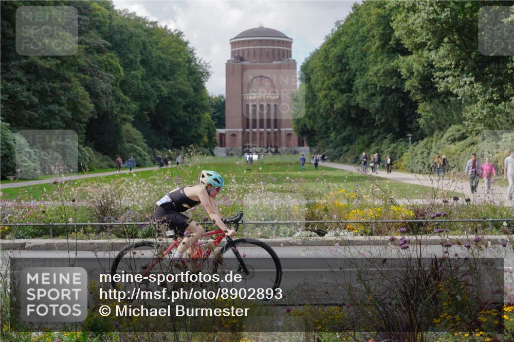 14.09.2025 - Stadtparktriathlon Michael Burmester http://msf.ph/oto/8902893 14.09.2025 13:53:53 Radfahren 1645 meine-sportfotos.de