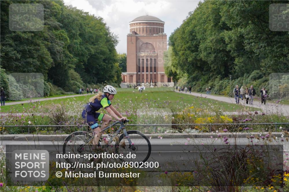 14.09.2025 - Stadtparktriathlon Michael Burmester http://msf.ph/oto/8902900 14.09.2025 13:54:21 Radfahren 1422, 1625, 1628 meine-sportfotos.de