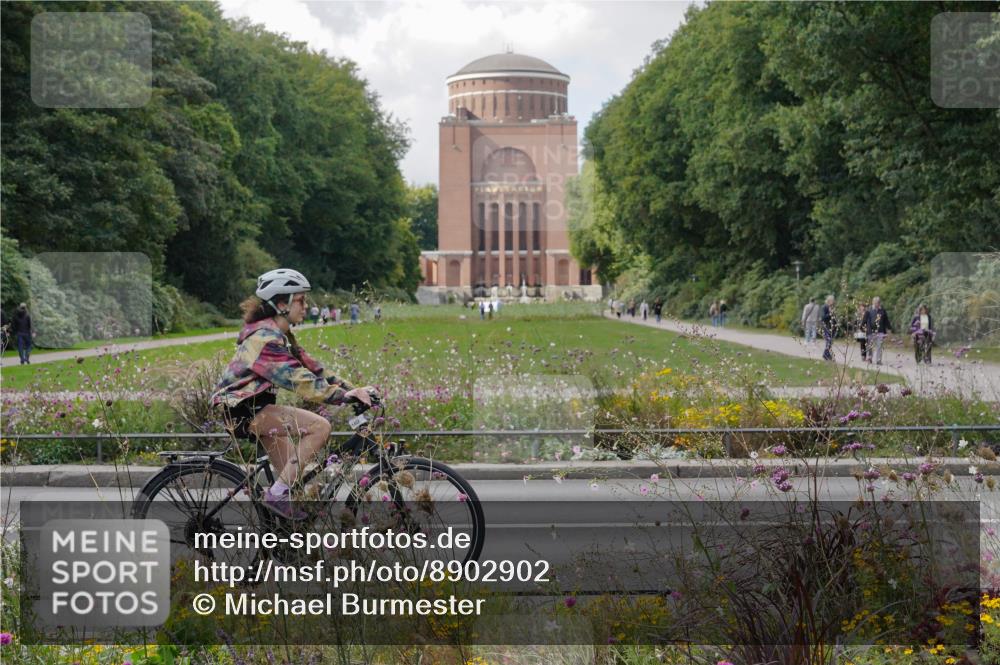 14.09.2025 - Stadtparktriathlon Michael Burmester http://msf.ph/oto/8902902 14.09.2025 13:54:22 Radfahren 1422, 1625, 1628, 1688 meine-sportfotos.de