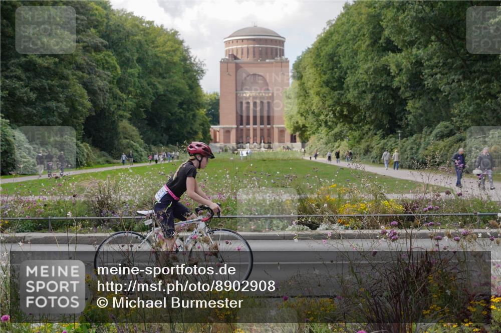 14.09.2025 - Stadtparktriathlon Michael Burmester http://msf.ph/oto/8902908 14.09.2025 13:54:31 Radfahren 1624, 1628, 1683, 1688 meine-sportfotos.de