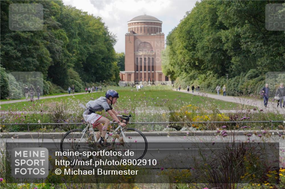 14.09.2025 - Stadtparktriathlon Michael Burmester http://msf.ph/oto/8902910 14.09.2025 13:54:32 Radfahren 1624, 1628, 1683, 1688 meine-sportfotos.de