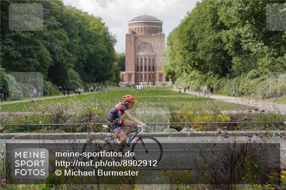 14.09.2025 - Stadtparktriathlon Michael Burmester http://msf.ph/oto/8902912 14.09.2025 13:54:52 Radfahren 1632, 1665, 1680 meine-sportfotos.de