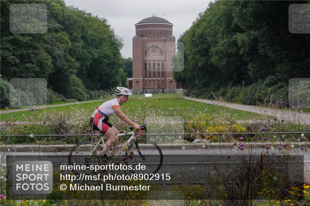 14.09.2025 - Stadtparktriathlon Michael Burmester http://msf.ph/oto/8902915 14.09.2025 10:01:49 Radfahren 523, 577, 596 meine-sportfotos.de