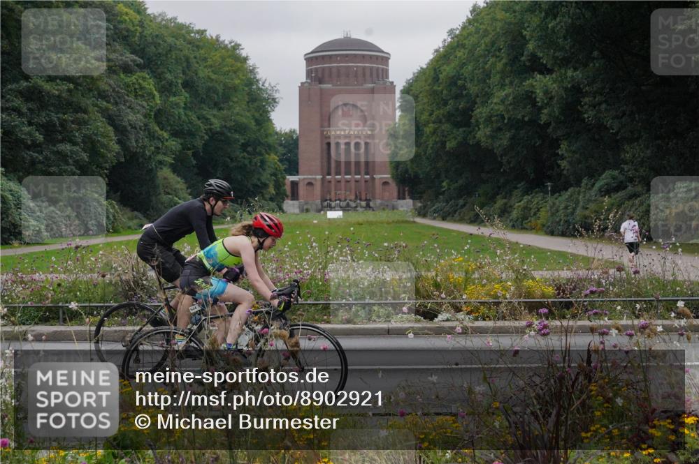 14.09.2025 - Stadtparktriathlon Michael Burmester http://msf.ph/oto/8902921 14.09.2025 10:02:02 Radfahren 529, 544, 595, 660 meine-sportfotos.de