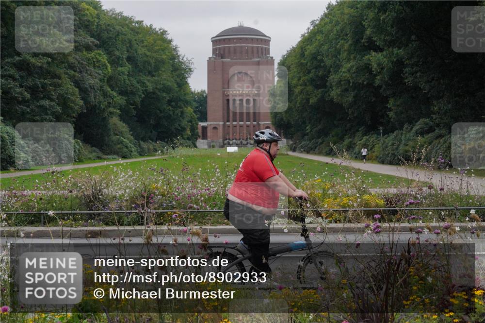14.09.2025 - Stadtparktriathlon Michael Burmester http://msf.ph/oto/8902933 14.09.2025 10:02:20 Radfahren 515, 525, 555, 559, 573, 593 meine-sportfotos.de
