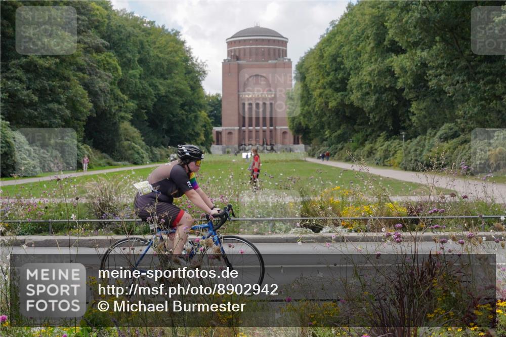 14.09.2025 - Stadtparktriathlon Michael Burmester http://msf.ph/oto/8902942 14.09.2025 13:58:24 Radfahren 1528, 1539 meine-sportfotos.de