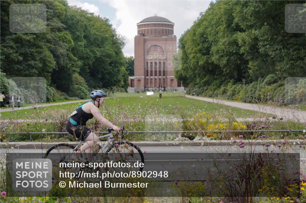 14.09.2025 - Stadtparktriathlon Michael Burmester http://msf.ph/oto/8902948 14.09.2025 13:59:56 Radfahren 1429 meine-sportfotos.de