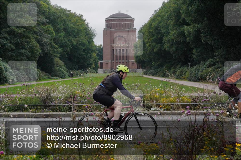 14.09.2025 - Stadtparktriathlon Michael Burmester http://msf.ph/oto/8902968 14.09.2025 10:03:39 Radfahren 534, 589, 594, 611 meine-sportfotos.de