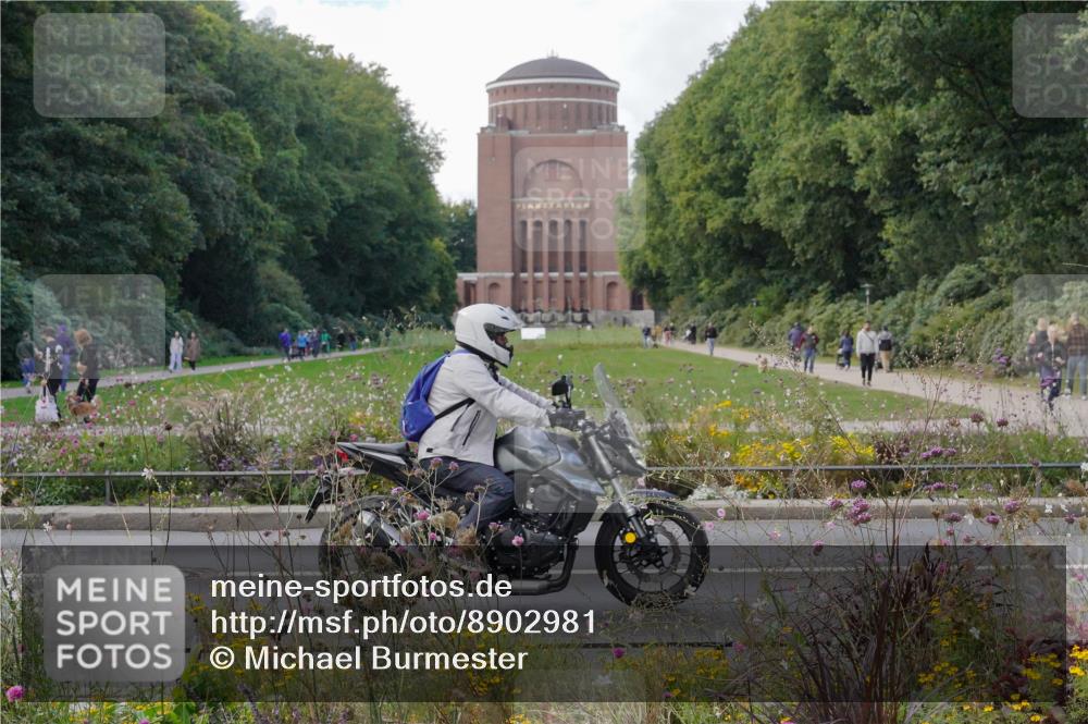 14.09.2025 - Stadtparktriathlon Michael Burmester http://msf.ph/oto/8902981 14.09.2025 14:18:08 Radfahren  meine-sportfotos.de