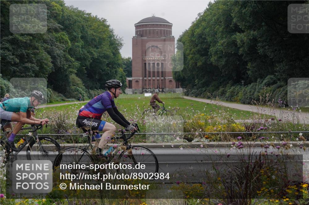 14.09.2025 - Stadtparktriathlon Michael Burmester http://msf.ph/oto/8902984 14.09.2025 10:04:47 Radfahren 521, 522, 531, 557, 566, 574, 619 meine-sportfotos.de