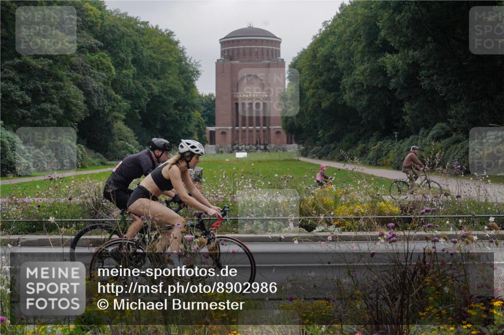 14.09.2025 - Stadtparktriathlon Michael Burmester http://msf.ph/oto/8902986 14.09.2025 10:04:49 Radfahren 521, 522, 531, 557, 566, 574, 619 meine-sportfotos.de