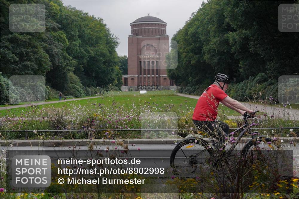 14.09.2025 - Stadtparktriathlon Michael Burmester http://msf.ph/oto/8902998 14.09.2025 10:05:01 Radfahren 527, 536, 567, 598 meine-sportfotos.de