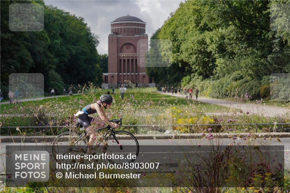 14.09.2025 - Stadtparktriathlon Michael Burmester http://msf.ph/oto/8903007 14.09.2025 14:25:10 Radfahren 1697, 1703, 1716, 1732, 1733, 1774, 1775, 1776, 1788 meine-sportfotos.de