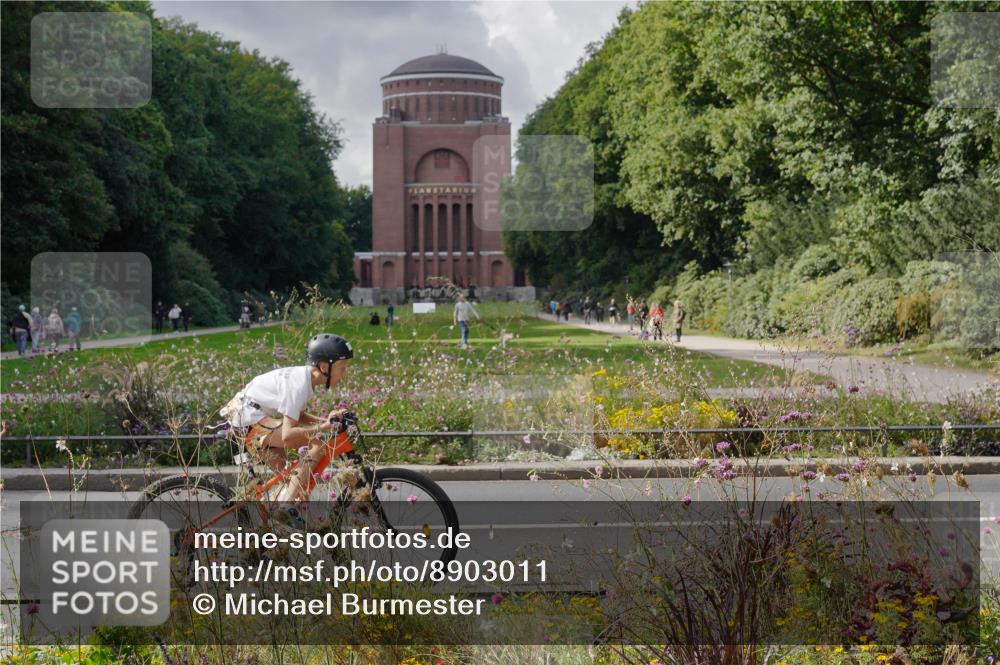 14.09.2025 - Stadtparktriathlon Michael Burmester http://msf.ph/oto/8903011 14.09.2025 14:25:13 Radfahren 1697, 1703, 1716, 1731, 1732, 1733, 1774, 1775, 1776, 1788 meine-sportfotos.de
