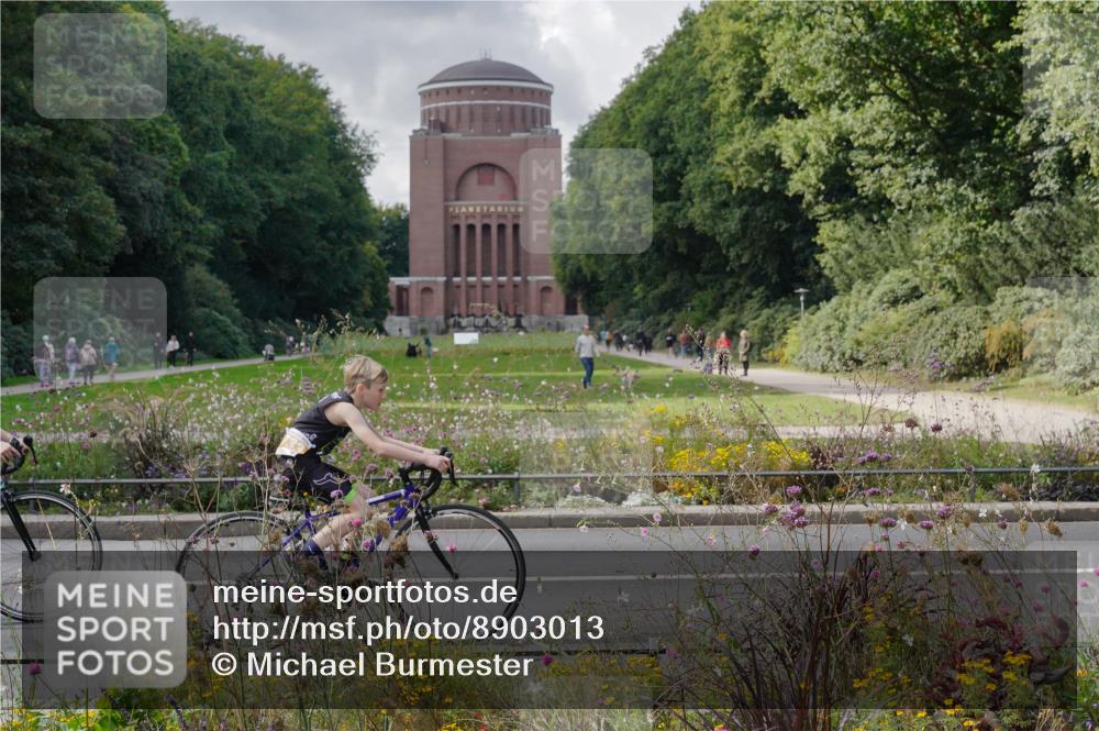 14.09.2025 - Stadtparktriathlon Michael Burmester http://msf.ph/oto/8903013 14.09.2025 14:25:17 Radfahren 1702, 1716, 1717, 1729, 1731, 1733, 1759, 1774, 1775, 1789 meine-sportfotos.de