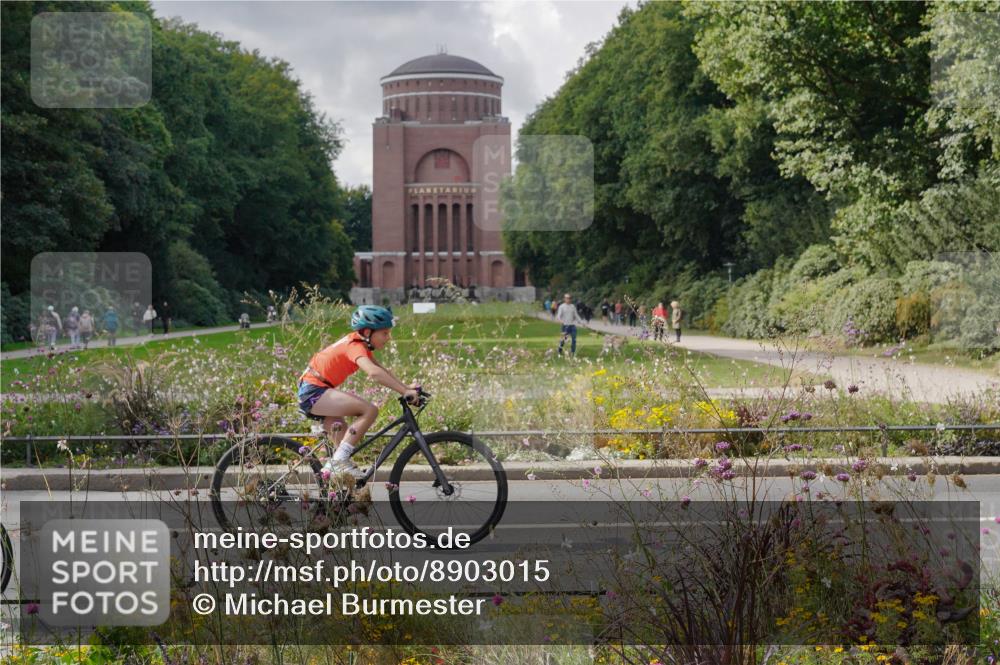 14.09.2025 - Stadtparktriathlon Michael Burmester http://msf.ph/oto/8903015 14.09.2025 14:25:19 Radfahren 1702, 1707, 1716, 1717, 1729, 1731, 1733, 1759, 1766, 1774, 1775, 1789 meine-sportfotos.de