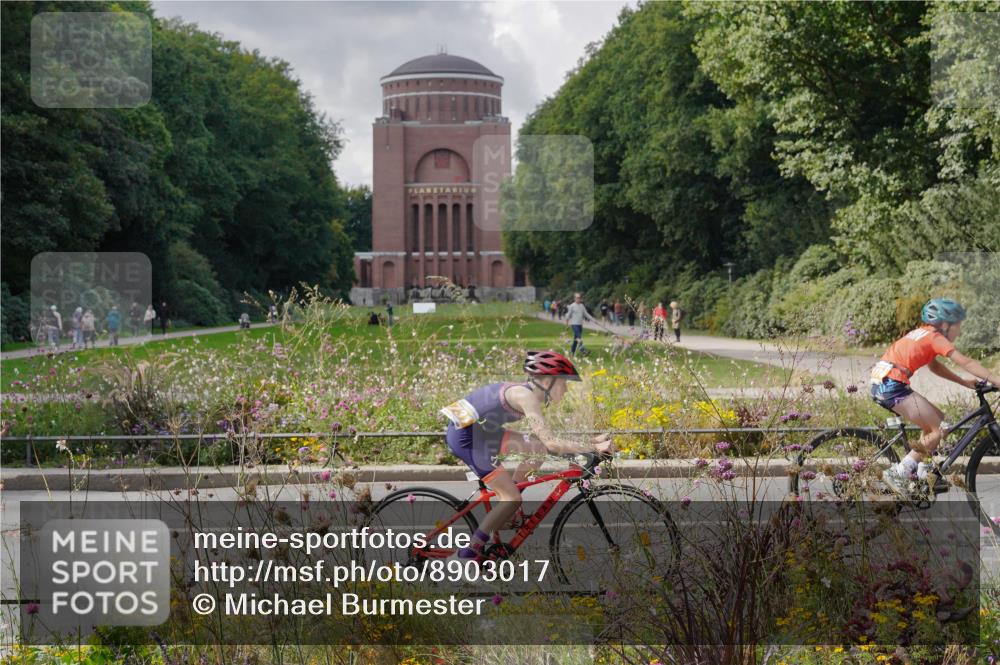14.09.2025 - Stadtparktriathlon Michael Burmester http://msf.ph/oto/8903017 14.09.2025 14:25:19 Radfahren 1702, 1707, 1716, 1717, 1729, 1731, 1733, 1759, 1766, 1774, 1775, 1789 meine-sportfotos.de