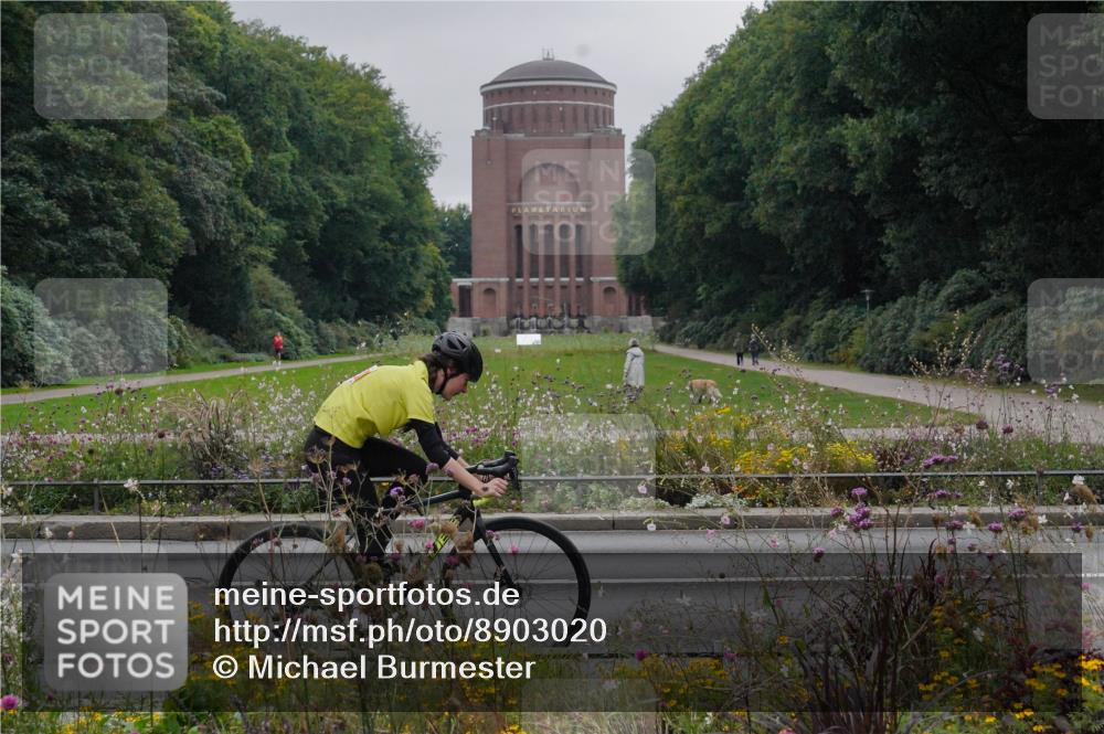 14.09.2025 - Stadtparktriathlon Michael Burmester http://msf.ph/oto/8903020 14.09.2025 10:06:05 Radfahren 519, 605 meine-sportfotos.de
