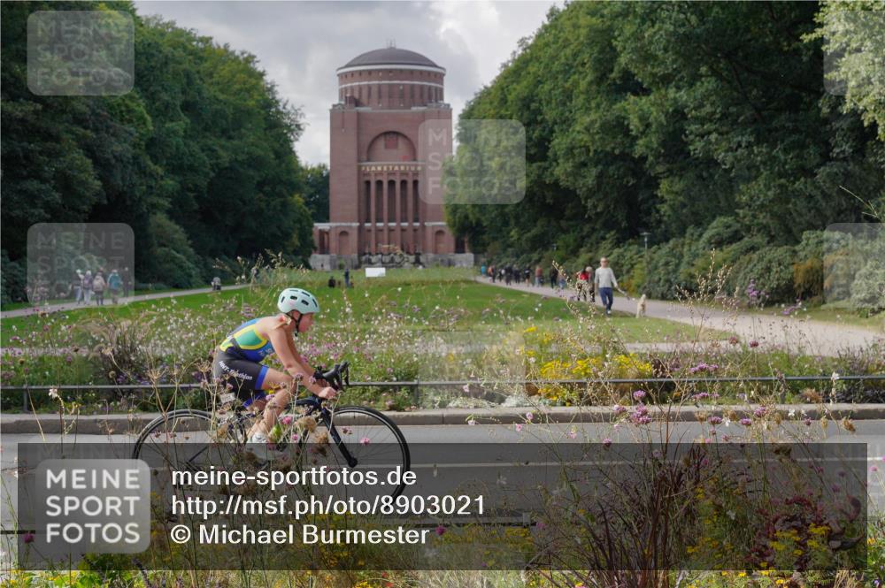 14.09.2025 - Stadtparktriathlon Michael Burmester http://msf.ph/oto/8903021 14.09.2025 14:25:23 Radfahren 1702, 1707, 1711, 1716, 1717, 1729, 1731, 1733, 1759, 1766, 1771, 1774, 1789, 1864 meine-sportfotos.de