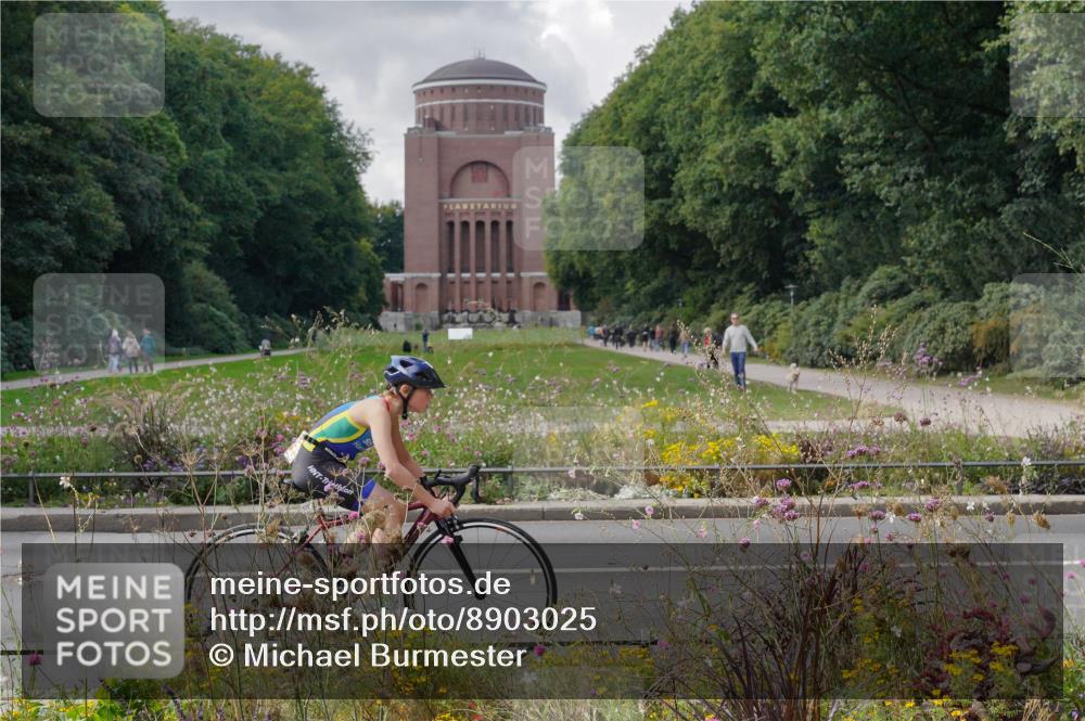 14.09.2025 - Stadtparktriathlon Michael Burmester http://msf.ph/oto/8903025 14.09.2025 14:25:25 Radfahren 1693, 1702, 1707, 1711, 1717, 1729, 1731, 1741, 1759, 1766, 1769, 1771, 1780, 1789, 1864 meine-sportfotos.de