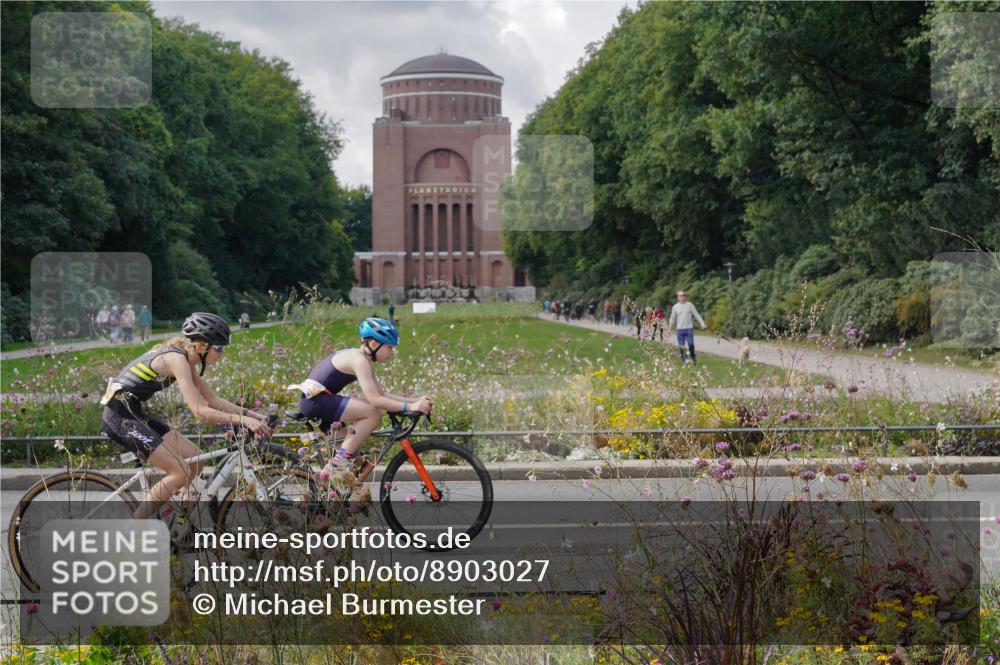 14.09.2025 - Stadtparktriathlon Michael Burmester http://msf.ph/oto/8903027 14.09.2025 14:25:27 Radfahren 1693, 1702, 1707, 1711, 1717, 1723, 1725, 1729, 1739, 1741, 1759, 1766, 1769, 1771, 1780, 1789, 1864 meine-sportfotos.de