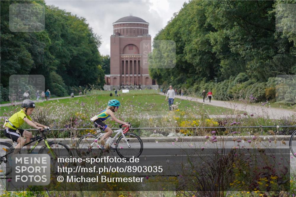 14.09.2025 - Stadtparktriathlon Michael Burmester http://msf.ph/oto/8903035 14.09.2025 14:25:32 Radfahren 1692, 1693, 1707, 1711, 1723, 1724, 1725, 1739, 1741, 1766, 1769, 1771, 1780, 1864 meine-sportfotos.de