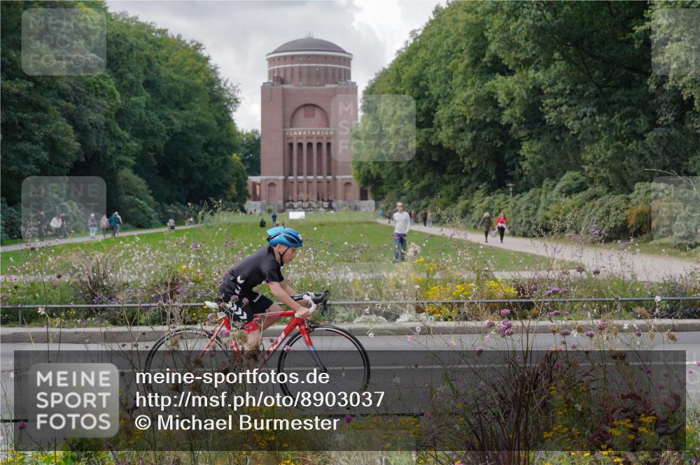 14.09.2025 - Stadtparktriathlon Michael Burmester http://msf.ph/oto/8903037 14.09.2025 14:25:33 Radfahren 1692, 1693, 1707, 1711, 1723, 1724, 1725, 1736, 1739, 1741, 1769, 1771, 1780, 1864 meine-sportfotos.de