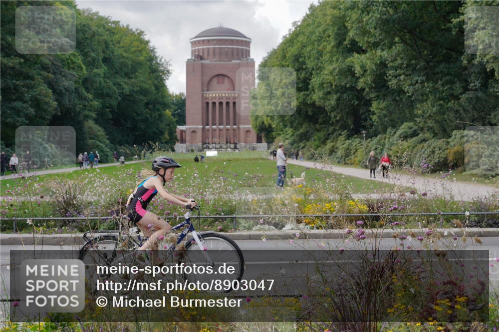 14.09.2025 - Stadtparktriathlon Michael Burmester http://msf.ph/oto/8903047 14.09.2025 14:25:40 Radfahren 1692, 1710, 1723, 1724, 1725, 1736, 1739, 1753, 1755, 1777, 1783 meine-sportfotos.de