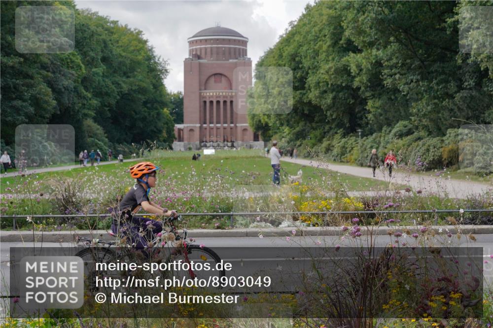 14.09.2025 - Stadtparktriathlon Michael Burmester http://msf.ph/oto/8903049 14.09.2025 14:25:41 Radfahren 1692, 1710, 1723, 1724, 1736, 1739, 1745, 1753, 1755, 1777, 1783 meine-sportfotos.de