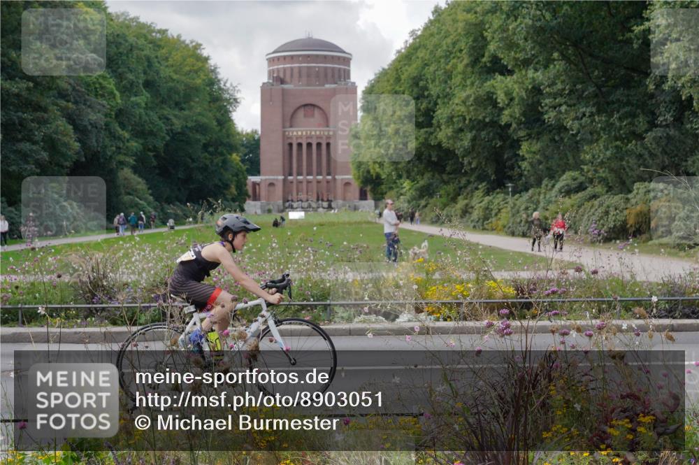 14.09.2025 - Stadtparktriathlon Michael Burmester http://msf.ph/oto/8903051 14.09.2025 14:25:42 Radfahren 1692, 1710, 1724, 1736, 1745, 1753, 1755, 1777, 1783 meine-sportfotos.de