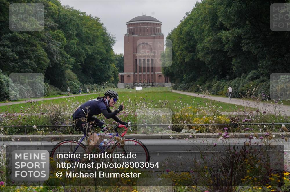 14.09.2025 - Stadtparktriathlon Michael Burmester http://msf.ph/oto/8903054 14.09.2025 10:07:34 Radfahren 524, 537, 545, 548 meine-sportfotos.de