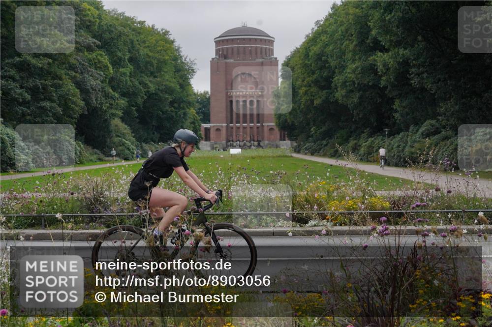 14.09.2025 - Stadtparktriathlon Michael Burmester http://msf.ph/oto/8903056 14.09.2025 10:07:35 Radfahren 524, 537, 545, 548 meine-sportfotos.de