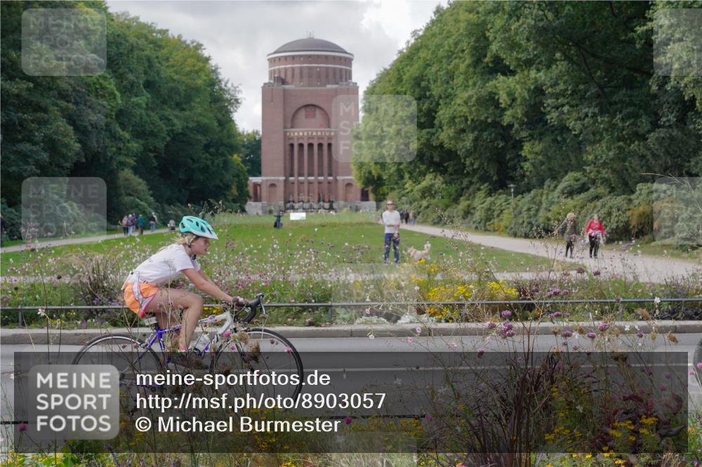 14.09.2025 - Stadtparktriathlon Michael Burmester http://msf.ph/oto/8903057 14.09.2025 14:25:46 Radfahren 1710, 1736, 1745, 1753, 1755, 1777, 1783 meine-sportfotos.de