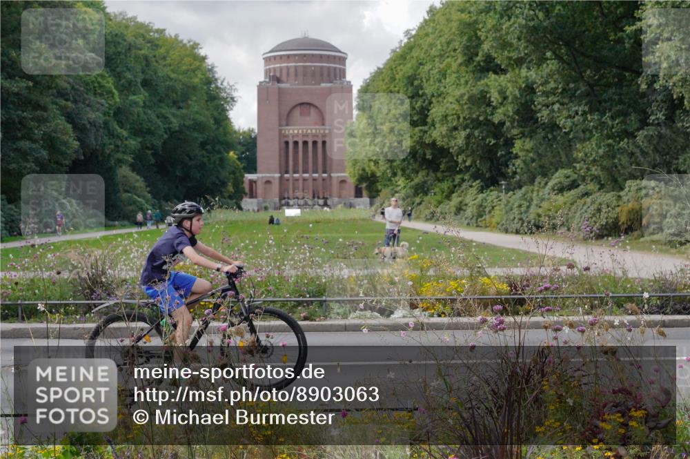 14.09.2025 - Stadtparktriathlon Michael Burmester http://msf.ph/oto/8903063 14.09.2025 14:25:58 Radfahren 1701, 1720, 1740, 1743, 1770, 1778, 1786, 1791 meine-sportfotos.de