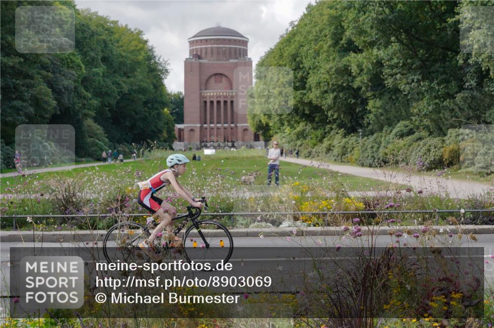 14.09.2025 - Stadtparktriathlon Michael Burmester http://msf.ph/oto/8903069 14.09.2025 14:26:02 Radfahren 1701, 1720, 1740, 1743, 1761, 1765, 1770, 1778, 1786, 1791 meine-sportfotos.de