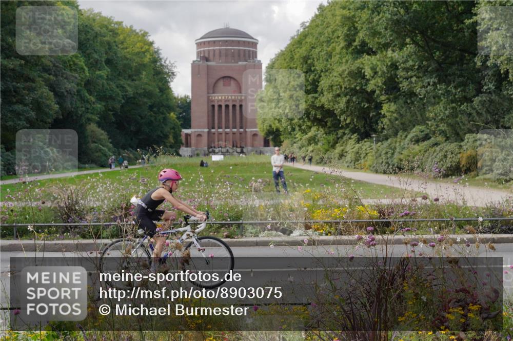 14.09.2025 - Stadtparktriathlon Michael Burmester http://msf.ph/oto/8903075 14.09.2025 14:26:05 Radfahren 1694, 1701, 1720, 1727, 1740, 1743, 1747, 1761, 1765, 1770, 1778, 1781, 1786 meine-sportfotos.de