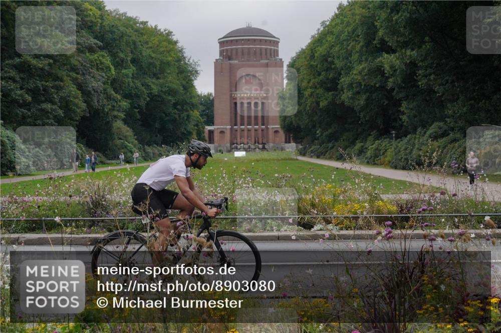 14.09.2025 - Stadtparktriathlon Michael Burmester http://msf.ph/oto/8903080 14.09.2025 10:09:00 Radfahren 576, 585, 614 meine-sportfotos.de