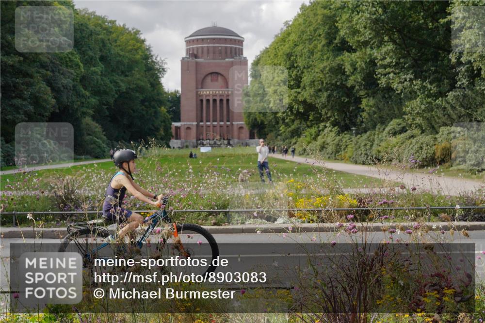 14.09.2025 - Stadtparktriathlon Michael Burmester http://msf.ph/oto/8903083 14.09.2025 14:26:13 Radfahren 1694, 1696, 1699, 1727, 1744, 1747, 1754, 1761, 1765, 1768, 1781 meine-sportfotos.de