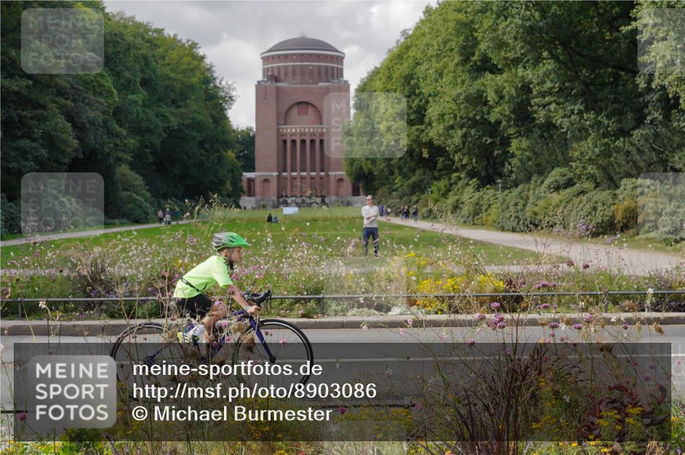 14.09.2025 - Stadtparktriathlon Michael Burmester http://msf.ph/oto/8903086 14.09.2025 14:26:16 Radfahren 1694, 1696, 1698, 1699, 1727, 1744, 1747, 1754, 1761, 1768, 1781, 1865 meine-sportfotos.de