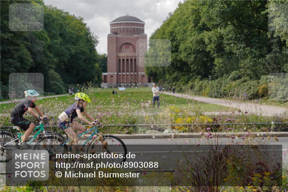 14.09.2025 - Stadtparktriathlon Michael Burmester http://msf.ph/oto/8903088 14.09.2025 14:26:19 Radfahren 1696, 1698, 1699, 1722, 1727, 1744, 1747, 1754, 1768, 1804, 1865 meine-sportfotos.de
