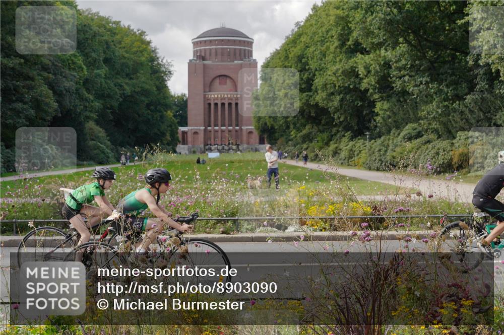 14.09.2025 - Stadtparktriathlon Michael Burmester http://msf.ph/oto/8903090 14.09.2025 14:26:20 Radfahren 1696, 1698, 1699, 1722, 1744, 1754, 1768, 1804, 1865 meine-sportfotos.de