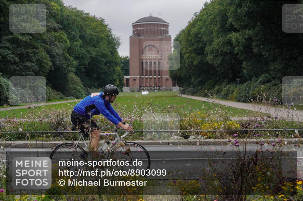 14.09.2025 - Stadtparktriathlon Michael Burmester http://msf.ph/oto/8903099 14.09.2025 10:09:39 Radfahren 512, 525, 551, 583, 599, 660 meine-sportfotos.de